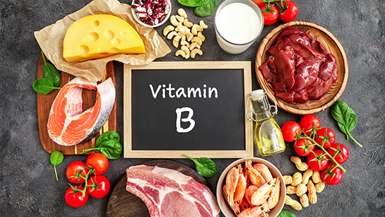Auswahl an Lebensmitteln mit hohem Vitamin-B-Gehalt